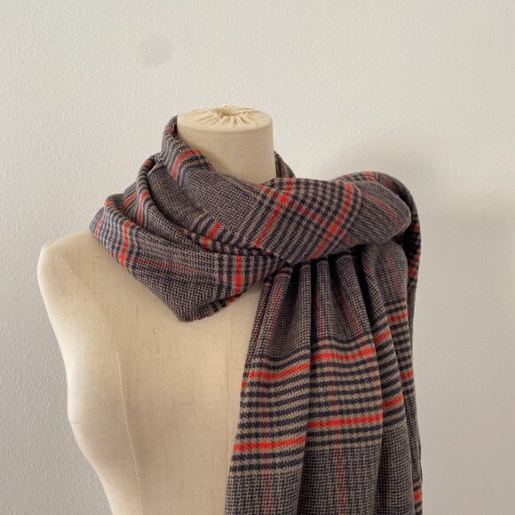 Gap Plaid Scarf Wrap - Picture 2 of 4